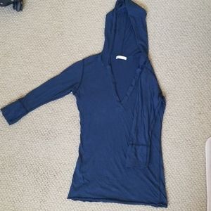 Aude. hoodie t-shirt